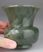 Chinese Zhadou gekerfde vaas - Sculpte Jade Spinazie - China, Antiek en Kunst