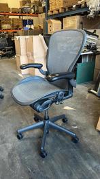 Herman Miller Aeron Maat C (Lederen Armleggers), Bureaustoel, Zo goed als nieuw, Zwart, Verzenden