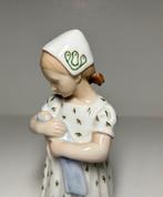 Bing & Grondahl - Beeldje - Girl with Doll Mary Holding Doll