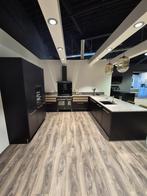 Nolte showroomkeuken –Torino Lack Zwart incl. Apparaten, Zwart, Hoekkeuken, Nieuw, Hoogglans of Gelakt