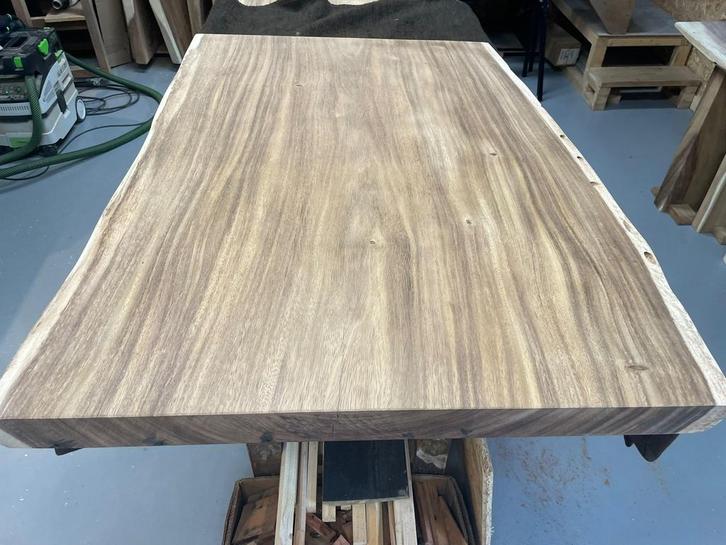 Suar boomstamblad 105cm bij 82/73cm en 6cm dik, Doe-het-zelf en Verbouw, Hout en Planken, Minder dan 200 cm, Plank, Nieuw, 50 mm of meer