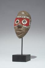 Een houten masker - Dan - Ivoorkust (Zonder minimumprijs)