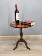 Elegante houten bijzettafel – sierlijk, tijdloos en in, Antiek en Kunst, Curiosa en Brocante