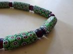 Antieke glazen ketting, 11 millefiore kralen met chevron