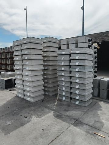 Putafdekkingen beton gietijzer beschikbaar voor biedingen