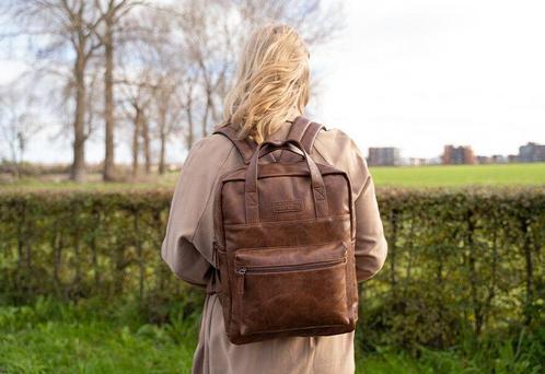 Rugtas vierkant (cognac), Sieraden, Tassen en Uiterlijk, Tassen | Rugtassen, Nieuw