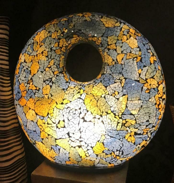 Donut glas mozaïek lamp rond NIEUW! vanaf € 55,00 ! handwerk, Huis en Inrichting, Lampen | Tafellampen, Nieuw, Glas, Minder dan 50 cm