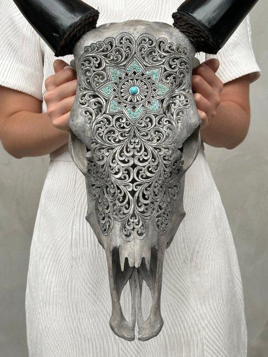 GEEN RESERVEPRIJS - Grijze handgesneden koe-schedel -, Antiek en Kunst, Kunst | Designobjecten