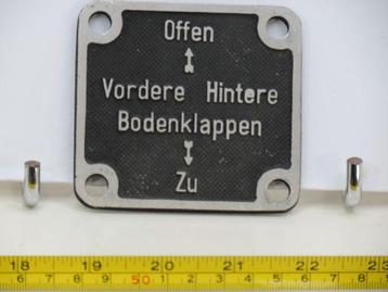 EisenbahnSchild  Vordere Hintere Bodenklappen Offen / Zu beschikbaar voor biedingen