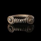 Keltisch Zilver Ring met spiraalknopen, Antiek en Kunst