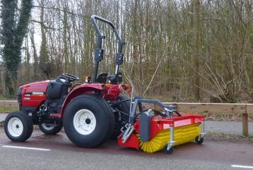 Zware professionele veegmachines voor minitrekker ( iseki ) beschikbaar voor biedingen