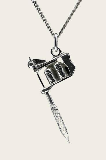 Zilveren Tatoeage spuit ketting hanger, Sieraden, Tassen en Uiterlijk, Kettinghangers, Nieuw, Verzenden