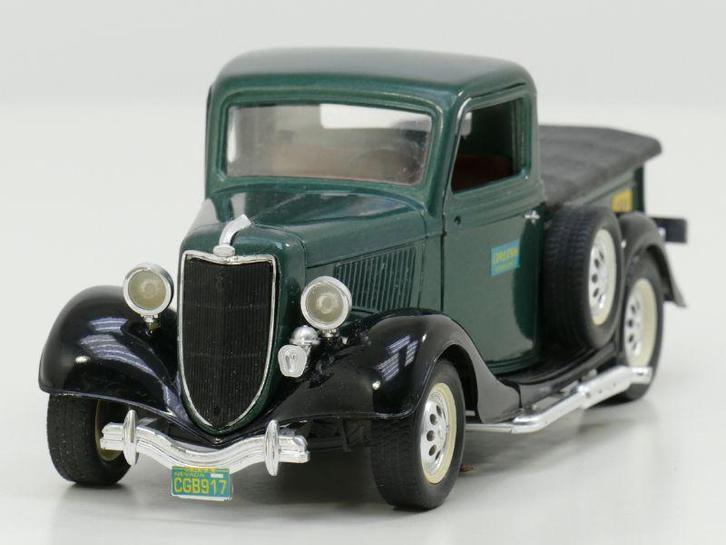 Schaal 1:19 Solido 8002 Ford V8 Pickup #80 (Automodellen), Hobby en Vrije tijd, Modelauto's | Overige schalen, Gebruikt, Ophalen of Verzenden