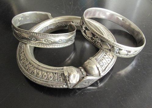 Set van 3 oude etnische armbanden in zilver - Zilver - Jemen, Antiek en Kunst, Kunst | Niet-Westerse kunst