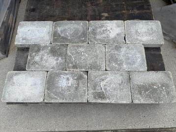 Veiling - 48 M2 Betontegel Camblestone Grijs Getrommeld 30x2 beschikbaar voor biedingen
