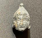 Oud-Romeins Brons Hoofd in de stijl van de eunuch Attis met