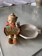 Goebel - Beeldje - Jongen met accordeon en vogel asbak -