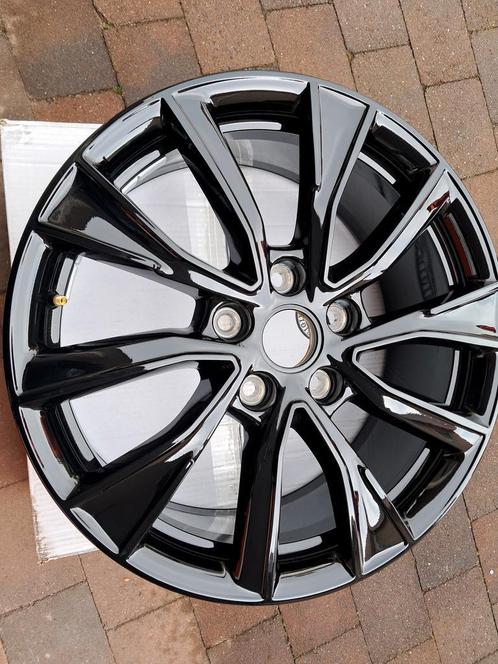 VW Transporter T7 7T0601025E Multivan velgen 18inch + banden, Auto-onderdelen, Banden en Velgen, 18 inch, Zomerbanden, 235 mm
