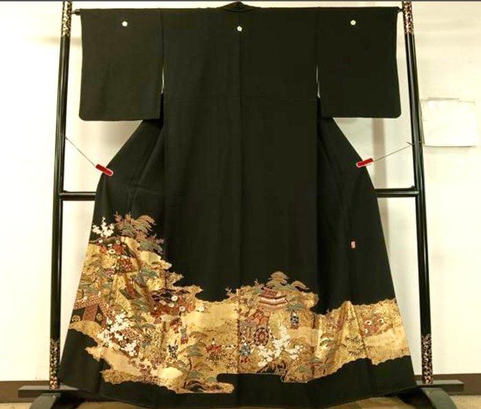 Japanse formele kimono – Kurotomesode – Goudlandschapontwerp, Antiek en Kunst, Antiek | Overige Antiek