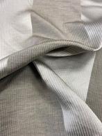 Stof voor gordijnen met verticale strepen in parelgrijs en