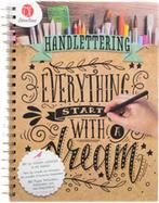 Handlettering 8717438473406 deco time, Boeken, Verzenden, Gelezen, Deco time