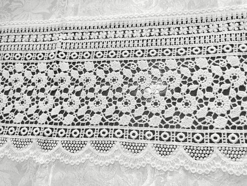Dama - Tafelkleed (13) - 2.8 cm - 1.8 cm - Tafelkleed voor, Antiek en Kunst, Antiek | Meubels | Tafels