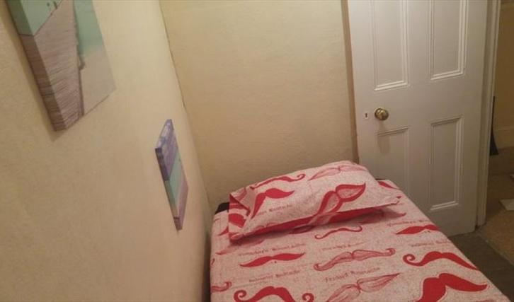 Te Huur Studio Noordeinde In Den Haag, Huizen en Kamers, Kamers te huur, Minder dan 20 m², Den Haag