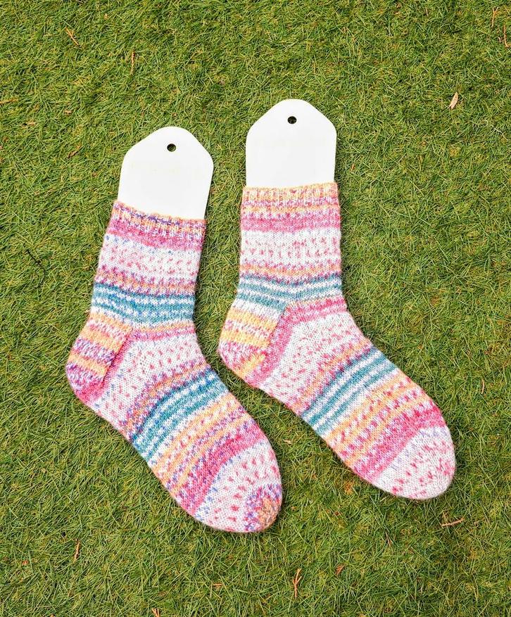 Handgebreide sokken van landlust met geëlimineerd motief, Kleding | Dames, Sokken en Kousen, Nieuw, Ophalen of Verzenden