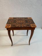Muziekdoos - 1960-1970 - Bijzettafel met inlegwerk en