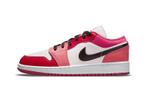 Jordan 1 Low Pink Red GS - maat 37.5 (Sneakers, Schoenen), Verzenden, Nieuw, Sneakers of Gympen