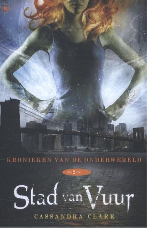 Stad van vuur / Kronieken van de Onderwereld / 2, Boeken, Kinderboeken | Jeugd | 13 jaar en ouder, Gelezen, Verzenden