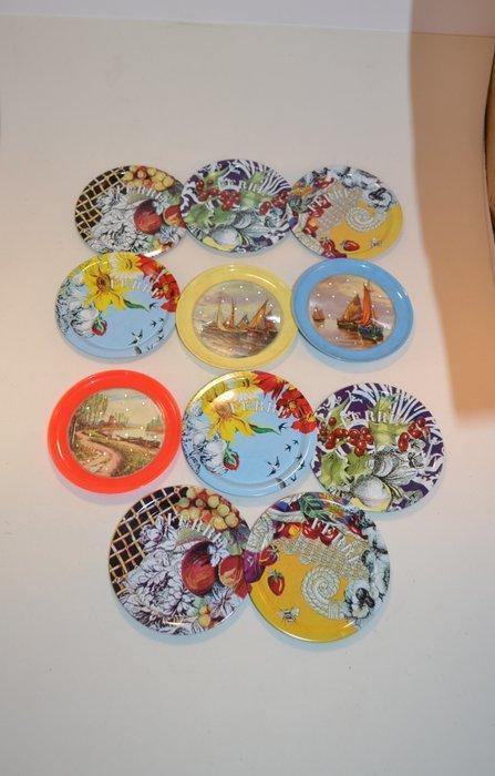 Themacollectie - 11x onderzetters in metaal, diameter circa, Antiek en Kunst, Antiek | Speelgoed