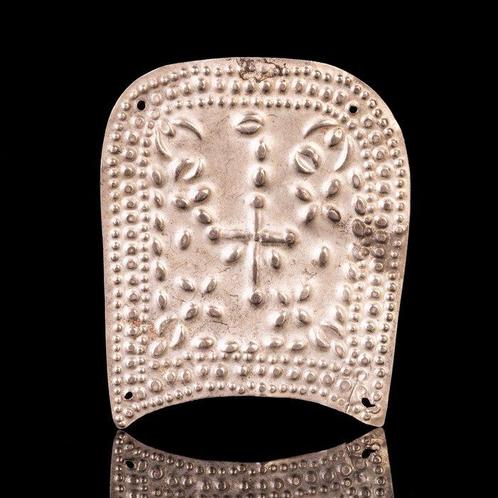 Byzantijns Zilveren plakkaat met repoussé-kruisontwerp, Antiek en Kunst, Antiek | Overige Antiek