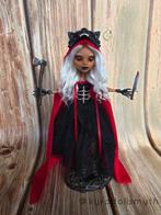 Mattel - Pop Clawdeen Wolf | Wolf Hunter | OOAK Custom, Antiek en Kunst, Antiek | Speelgoed