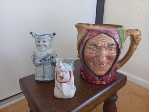 Beeldje - Unieke collectie van 17 narrenmokjes en -kannetjes, Antiek en Kunst, Antiek | Glas en Kristal