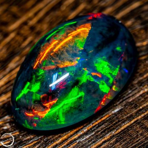 Eerste Kwaliteit AAA+++ Zwart Opal Cabochon 13,5 ct- 2.7 g, Verzamelen, Dierenverzamelingen