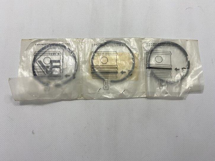 Ducati PISTON RING SET - 065947490 Pantah, Motoren, Onderdelen | Ducati, Nieuw, Verzenden