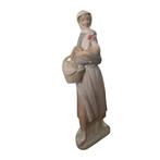 Lladró - Beeldje - Pastorella con gallo e cesto - Porselein