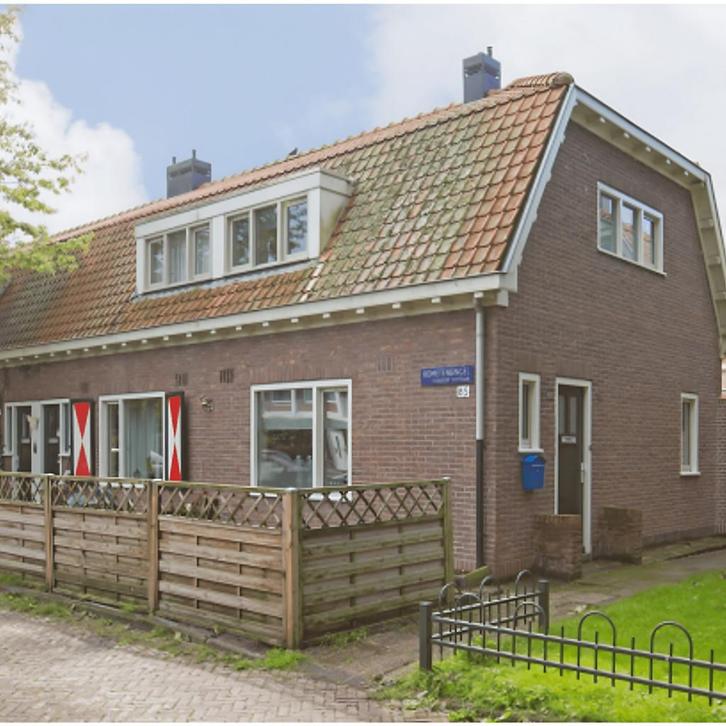 Eengezinswoning met tuin, gestoffeerd en monumentaal, Huizen en Kamers, Huizen te koop