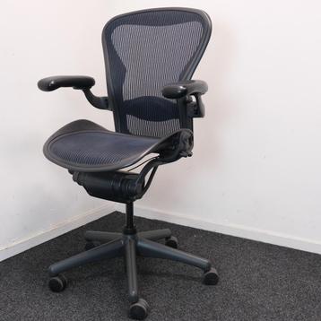 Herman Miller Aeron Type B - Bureaustoel - Blauw Graphite beschikbaar voor biedingen