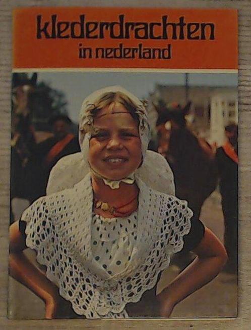 Klederdrachten in Nederland 9789061200949 Groen, Boeken, Reisgidsen, Gelezen, Verzenden