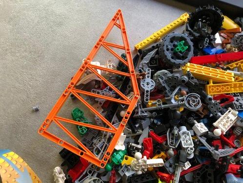Lego - 3000 gram gebruikte technic onderdelen - 2010-2020, Kinderen en Baby's, Speelgoed | Duplo en Lego
