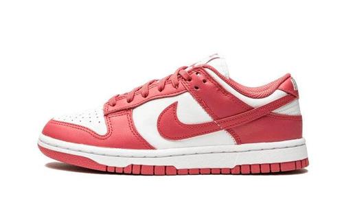 Nike Dunk Low Archeo Pink - maat 43 (Sneakers, Schoenen), Kleding | Dames, Schoenen, Roze, Nieuw, Sneakers of Gympen, Verzenden