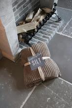 Woondeken / plaid Lyon beige, Huis en Inrichting, Woonaccessoires | Plaids en Woondekens, Ophalen of Verzenden, Nieuw