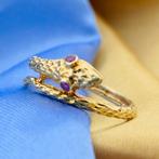 Gouden ring; slang met robijn (geelgoud, dames sieraden), Gebruikt, Overige kleuren, Ophalen of Verzenden, 17 tot 18