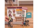 Schleich HORSE CLUB Zadelkamer - Beweegbaar Figuurtje -, Verzenden, Nieuw