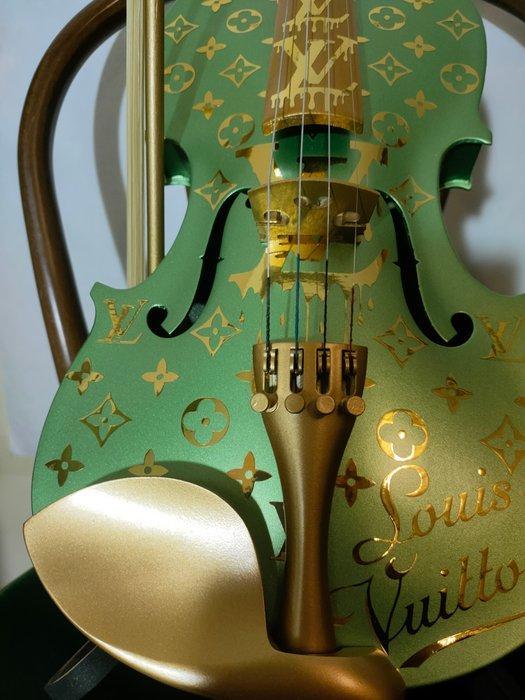 fp pop art - Louis vuitton violon vert avocat snake tailart, Antiek en Kunst, Kunst | Designobjecten