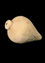 Byzantijns Keramiek Handgranaat met gegraveerde versiering