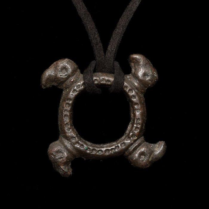 Viking periode Brons Exceptional Amulet with Four Stylized, Antiek en Kunst, Antiek | Overige Antiek