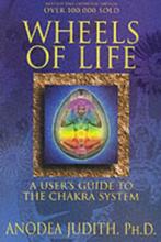 Anodea Judith's Chakra Yoga: Judith, Anodea: 9780738744445: :  Books